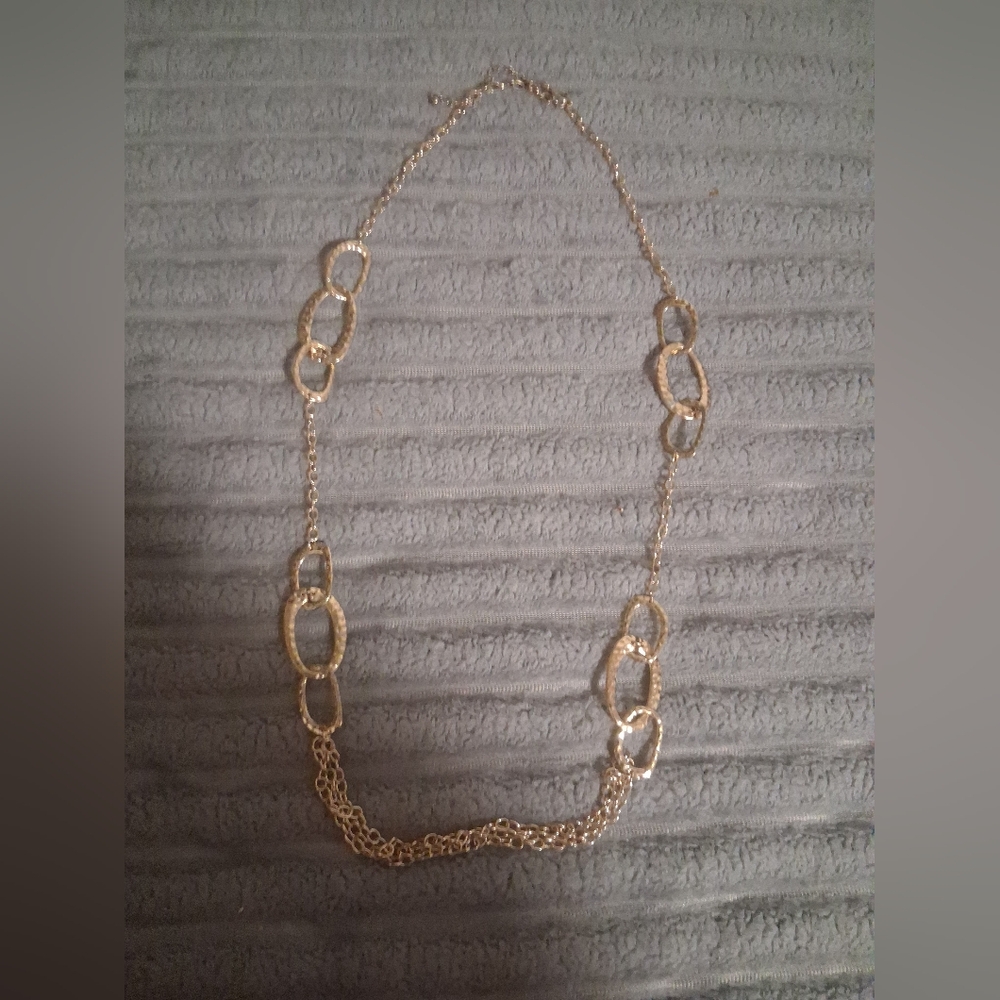 Elegant Gold Chain Link Necklace